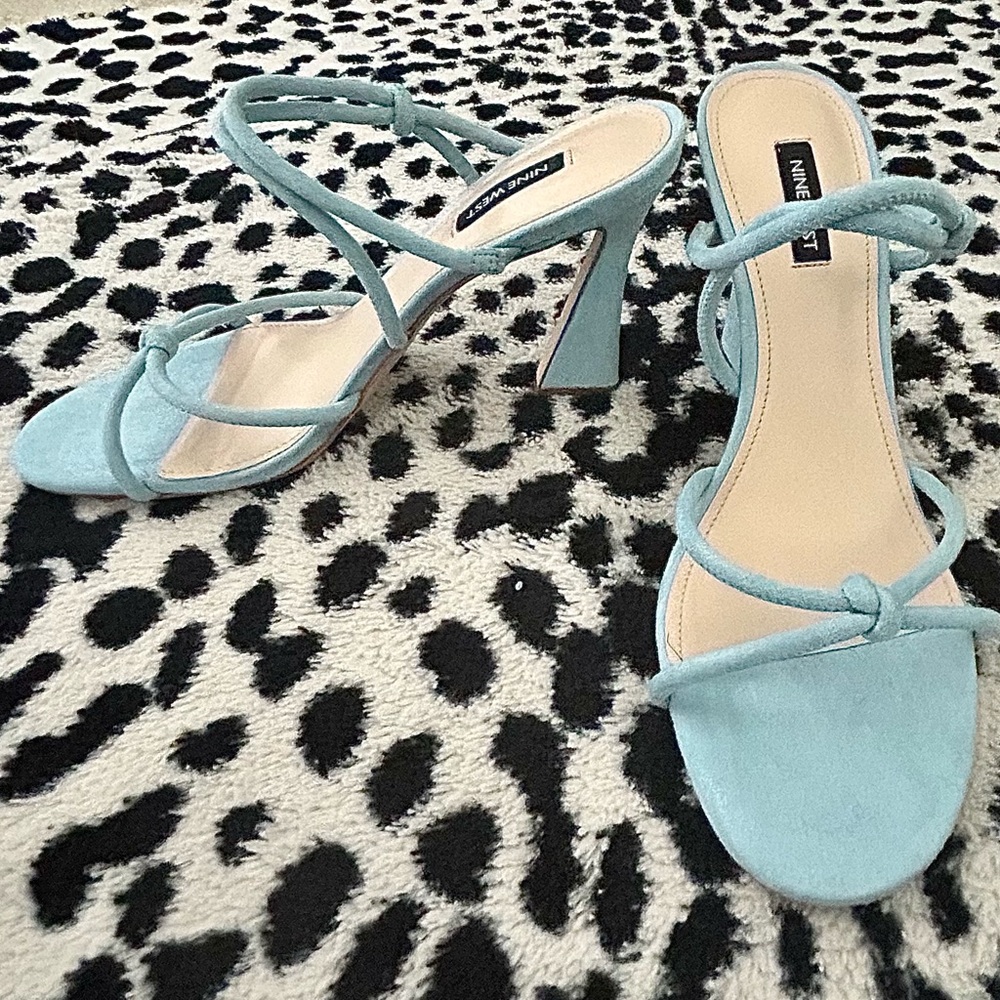 NWOB Blue Suede Nine West Strappy Knotted Heeled Slide Sandals, Size 9.5